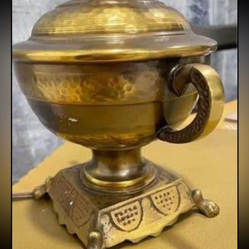Vintage Hammer Brass Table Lamp